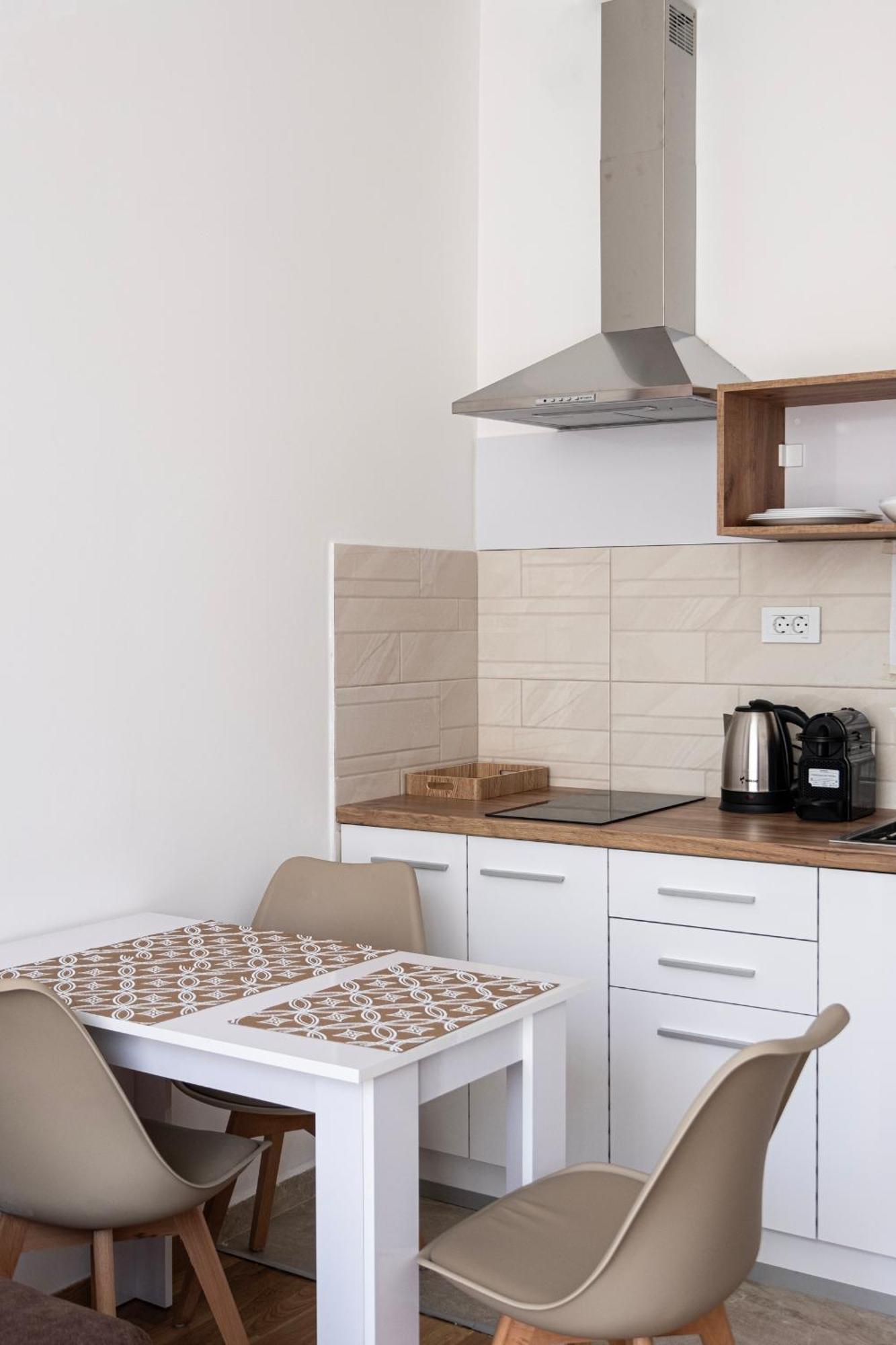 Home Art Apartments Skopje Esterno foto