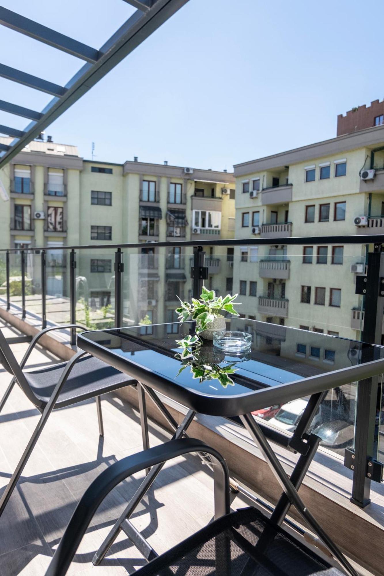 Home Art Apartments Skopje Esterno foto